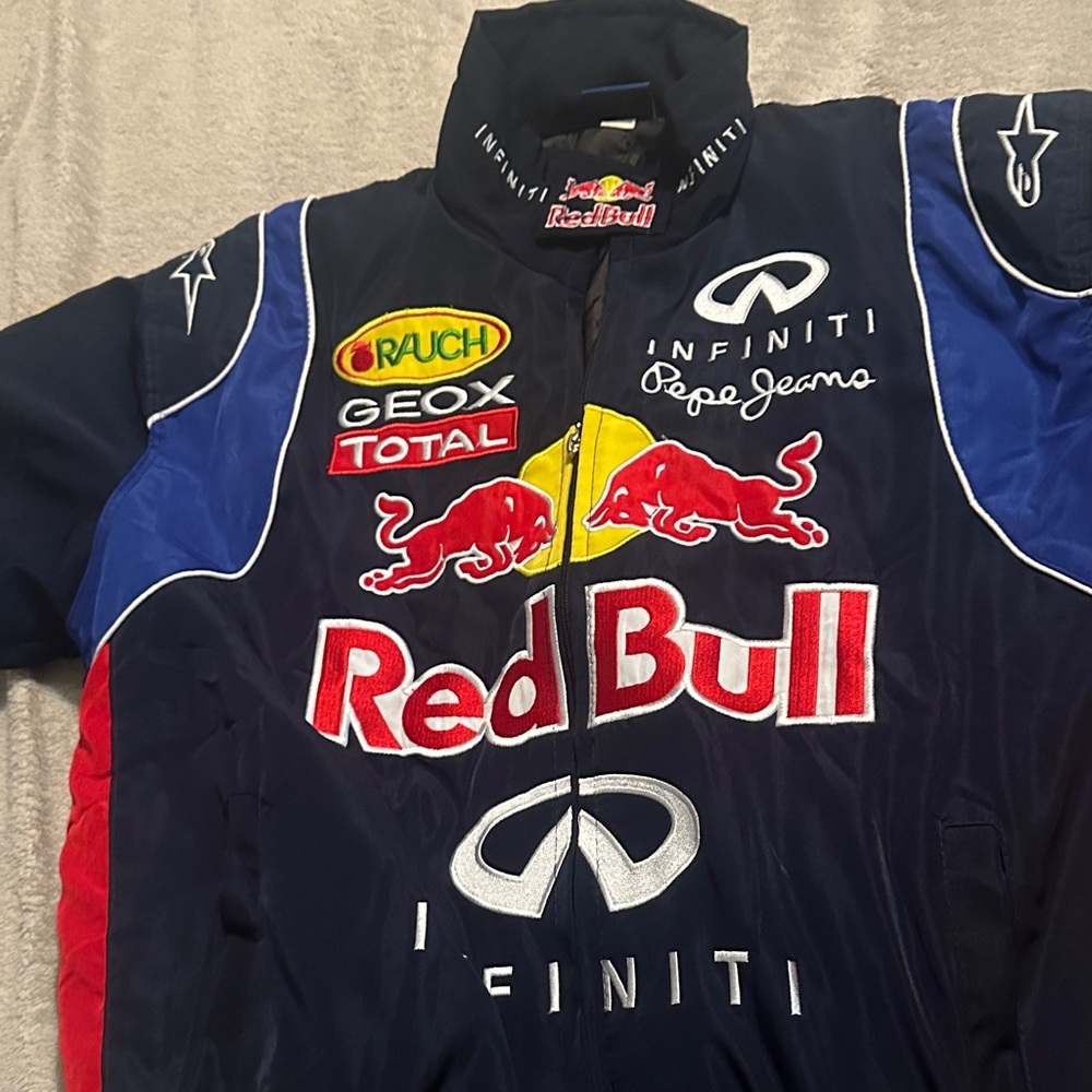 Red Bull Racing Jacket - Picture 3 of 6